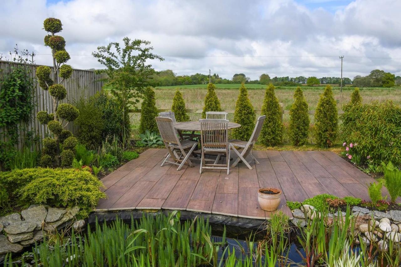 Sunset View At The Dovecote Apartment Kirkby on Bain Exterior photo